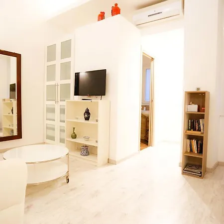 Opera House Daire Roma